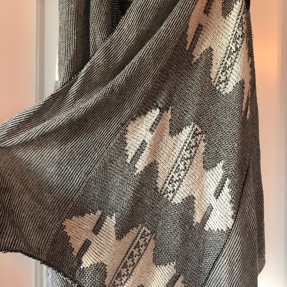 Vest - Picture 2 of 3